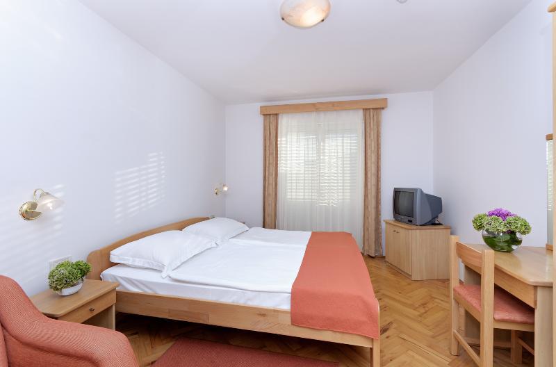 Hotel Epario Лопар Екстер'єр фото